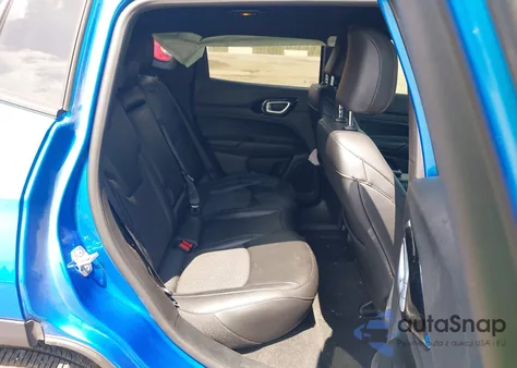 2025 Jeep Compass Latitude 4X4 from USA, damaged, VIN 3C4NJDBN8ST515501